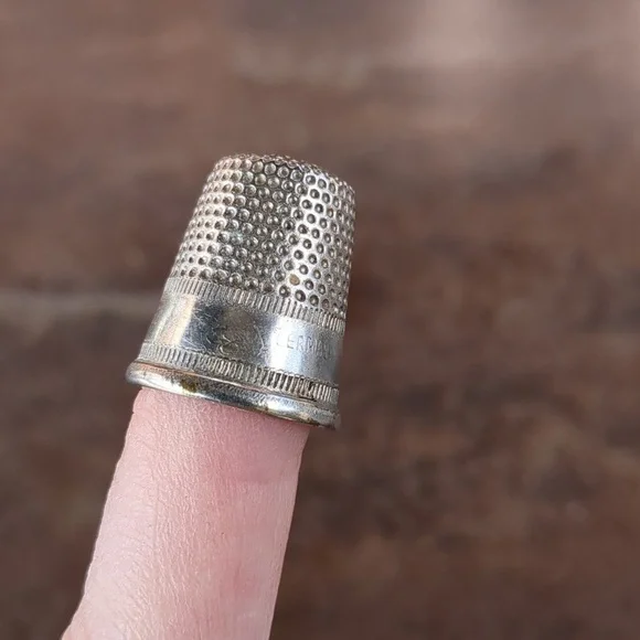 Metal Thimble - Picture 2 of 3